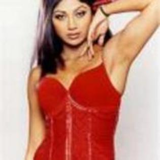 Shilpa Shetty - Alegeti o poza 4