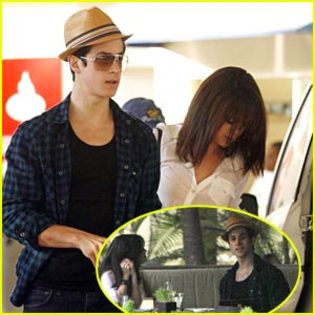 david-henrie-selena-gomez-dinner - Selena Gomez