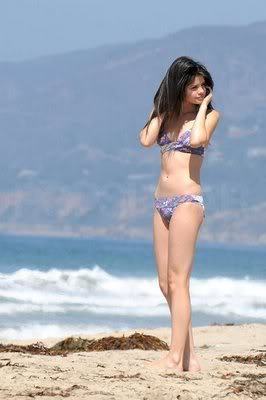 selena-gomez-in-bikini.jpg5 - Selena Gomez