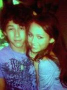 JDYEPBDKCOREBHZUJRG - Poze rare Miley si Belinda