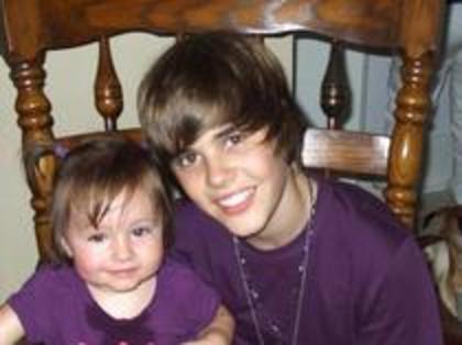 INVNWNJITUGFXUVHIZX - Justin Bieber s family