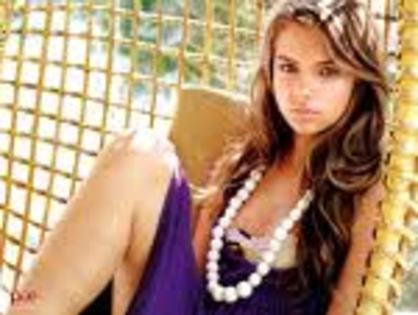 imagesCAAA75Z8 - Indiana Evans