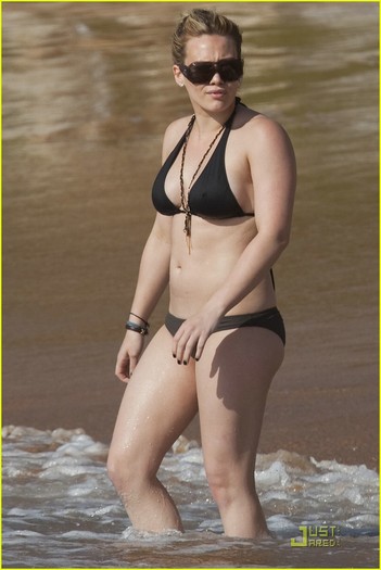 hilary-duff-in-bikini-bliss-01 - vedete la mare