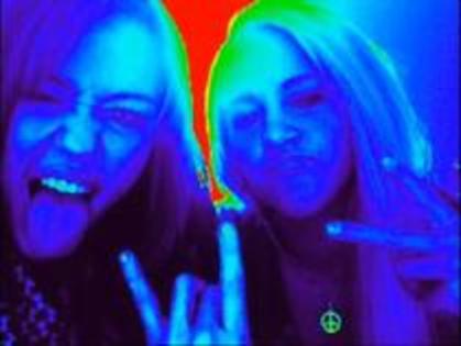 QSJGLANOUMDYXORJUBU - 0 rare poze miley