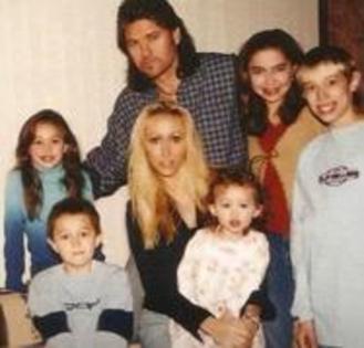 QVVQDQMZYUJVSNJDMTQ - 0 rare poze miley