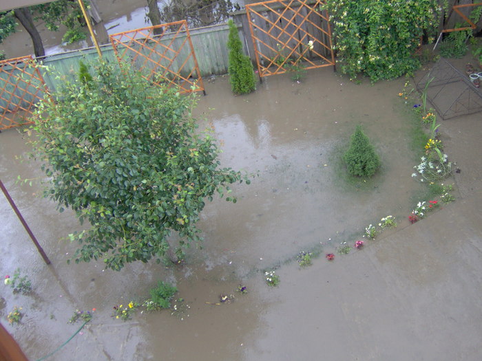 inundatii - 22.06.2010; apele se retrag
