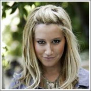 ashley tisdale - plata pentru magazinsuper