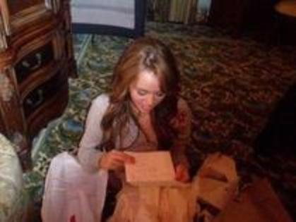 16465370_OHGGOZLAI - club miley-rare