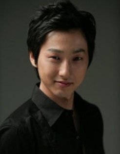 12509801_NKFJPRWOU - a---lee seung hyo---a