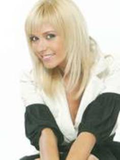 DADSKVNFLVSZTVITQUJ - diana dumitriescu