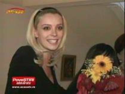 NUJADVMKOITVSVBHUAX - diana dumitriescu