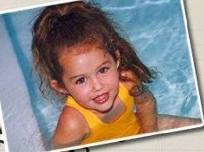 Miley (3) - Miley Cyrus cand erea mica
