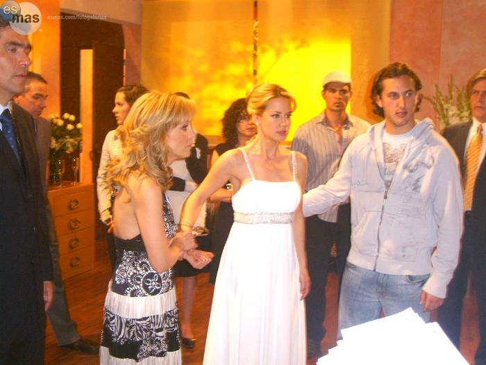 2009131353131236970393 - La boda de Emiliano y Romina
