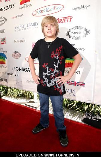 DylanSprouse (1) - Eu in zack si cody ce viata minunata