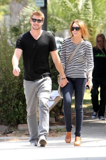 miley-liam-lovers-reunion-1-530x795