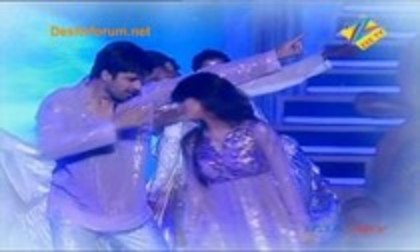 15816643_HCRXIZNBC - rubina and avinash-dancing