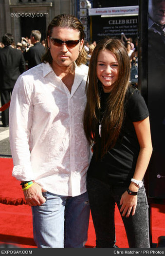 billy-ray-cyrus-and-miley-cyrus-us-premiere-if-harry-potter-and-the-order-of-the-phoenix-0gHWte - club miley-Miley and Billy