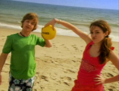 miley-verb-yellow-ball-commercial2 - club miley-Miley and Jason Earls