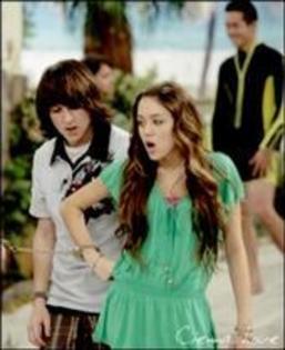 m_603e95de0bc8814b7e6e5615aa13ad00 - club miley-Miley and Mitchel Musso