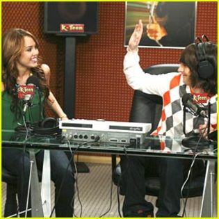 miley-cyrus-mitchel-musso-radio - club miley-Miley and Mitchel Musso