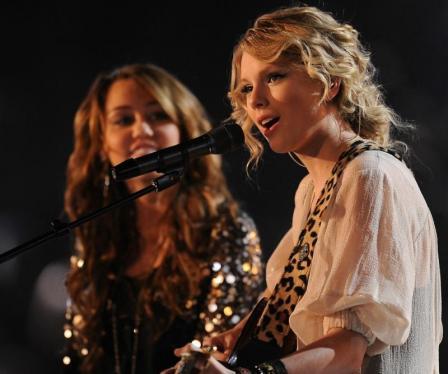 miley-cyrus-and-taylor-swift-duet-photo_448x374