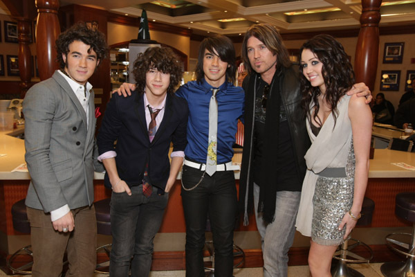 6699_TI4U_u1203283769 - club miley-miley and jonas brothers