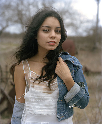 AHZRSXJJSTGAMEHXKHV - vanessa hudgens rare