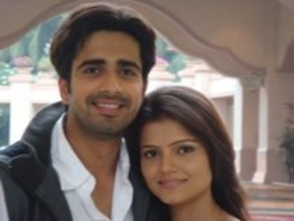 13305701_CUUKJBOSH - Rubina Dilaik And Avinash Sachdev