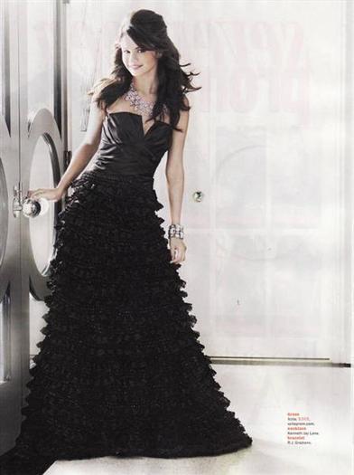 selena-gomez-seventeen-prom-3