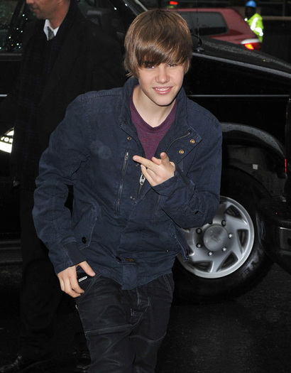 JustinBieber_bataie[1]
