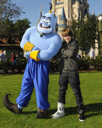 justin-bieber-disney[1]
