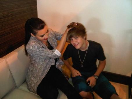 sd2cdfno5lyhl5hf[1] - Justin  Bieber