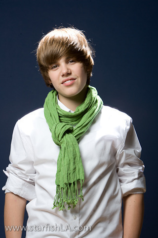 UVAYUXSKPDYREDCMJSP[1] - Justin  Bieber