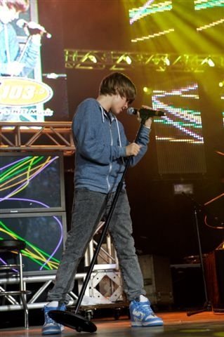 w1z1u8[1] - Justin  Bieber