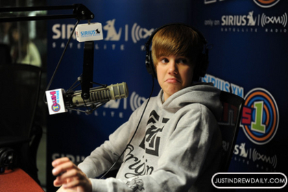 normal_Justin+Bieber+Visits+SIRIUS+XM+Radio+F99yRkmDVJ9l[1]