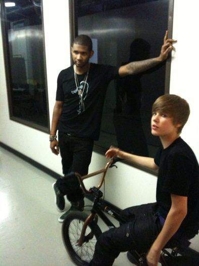 21ebw1y[1] - Justin  Bieber
