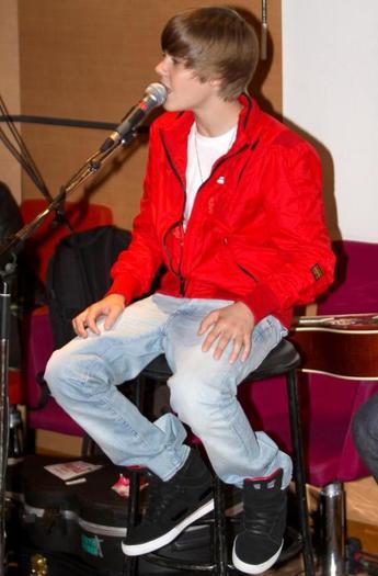 11357932_ROBGATIPR[1]