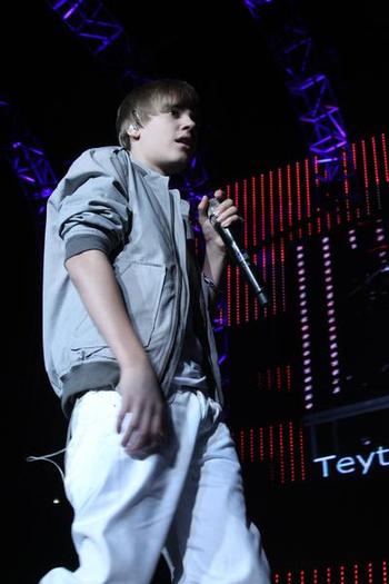 justin-bieber-wango-14_0[1]
