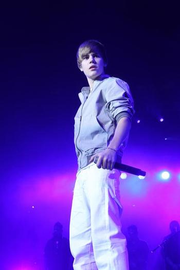 justin-bieber-wango-18[1]