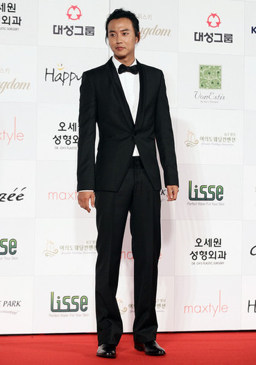 The+46th+Daejong+Film+Awards+8iMOBJMTed5l - a---kim nam gil---a