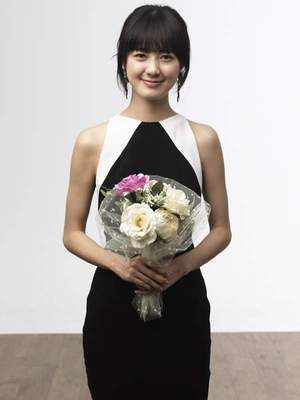 499834l-poza - a---lee yo won---a