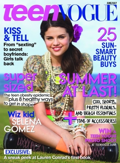 15217103_BFATJKBJW - Selena pe coperta unei reviste