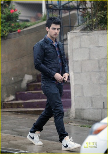 Joe Jonas, de cand cu noua tunsoare