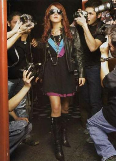 YWONZTBWXXVCCILSBMV - Dulce Maria in revista ERES