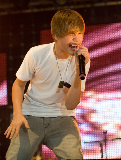 radio1sbigweekendday1s3[1] - Justin  Bieber