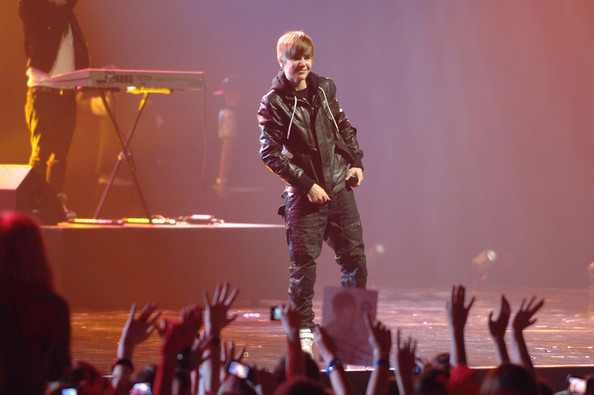vivacomet2010show13nocf[1] - Justin  Bieber