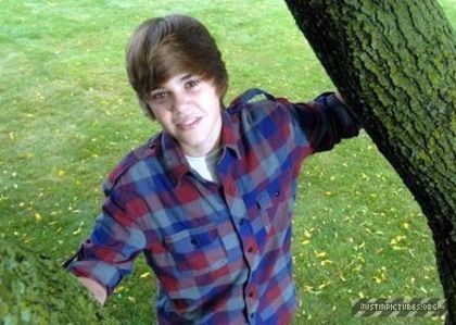 13745176_VSIZBBVYJ[1] - Justin  Bieber