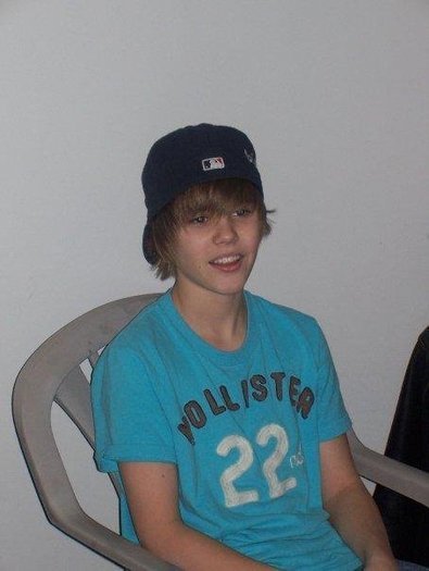 13769275_GYXZICHFQ[2] - Justin  Bieber