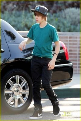 FAJRKTFHEVNTLKIASGK[1] - Justin  Bieber