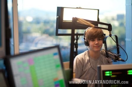 XLTTZROHIDUFJYTMZYJ[1] - Justin  Bieber